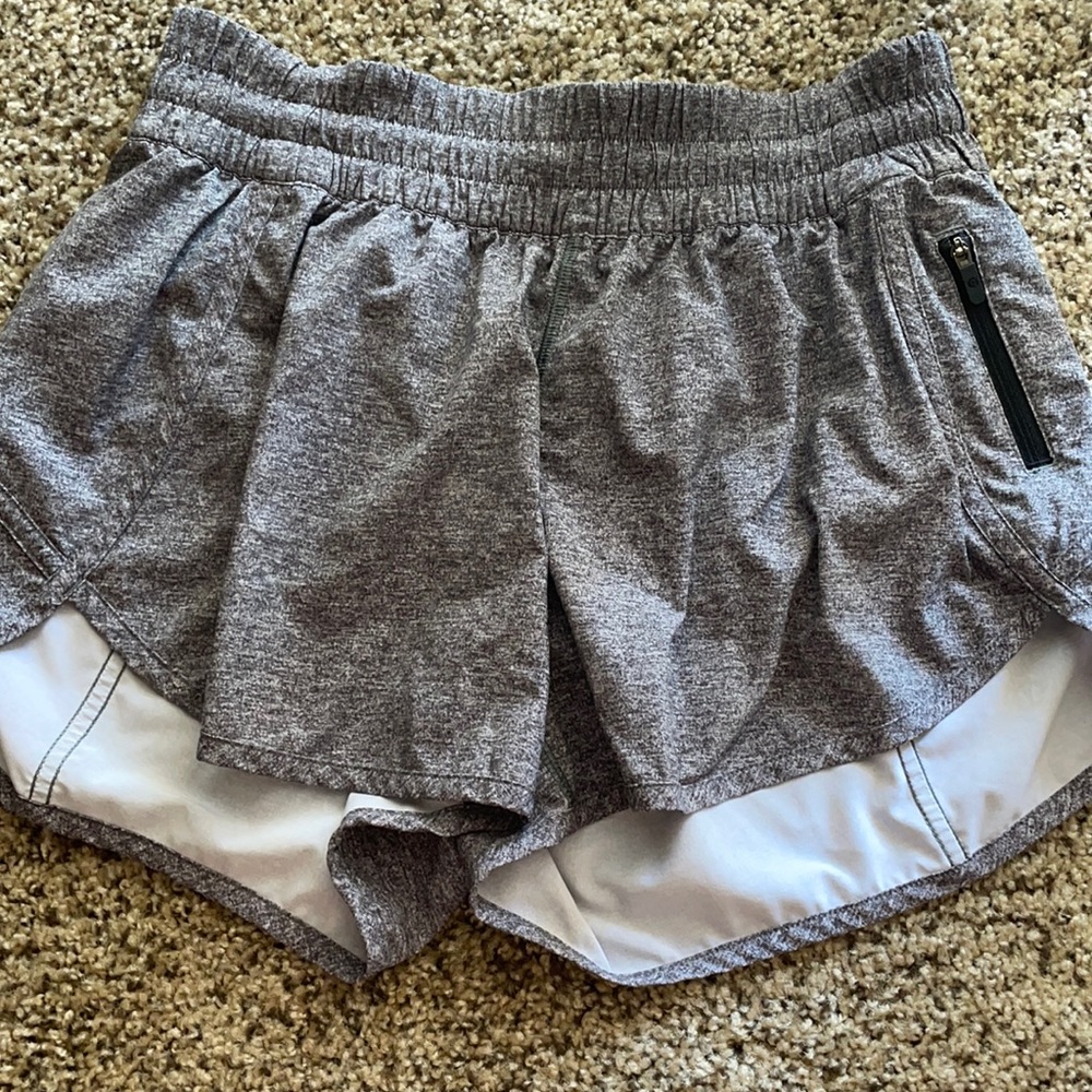 Lululemon Tracker short 4”